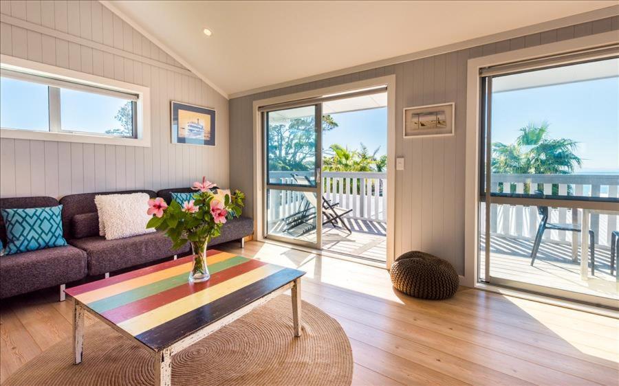 Вилла The Waiheke Pad - In The Heart Of Oneroa! Экстерьер фото