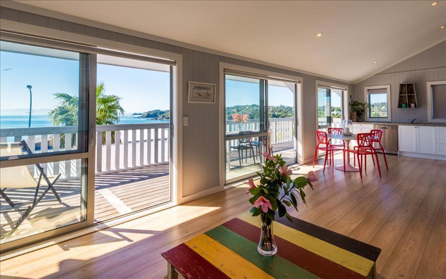 Вилла The Waiheke Pad - In The Heart Of Oneroa! Экстерьер фото