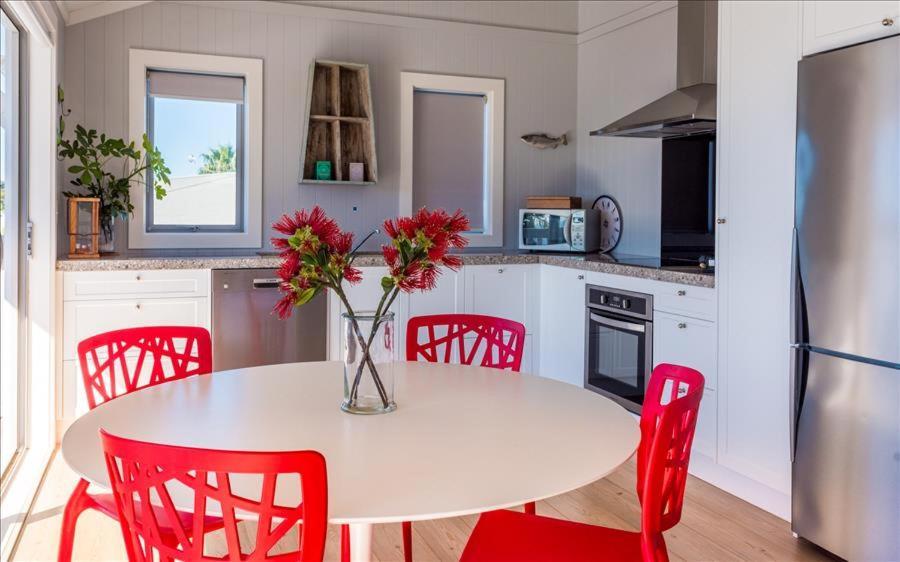 Вилла The Waiheke Pad - In The Heart Of Oneroa! Экстерьер фото
