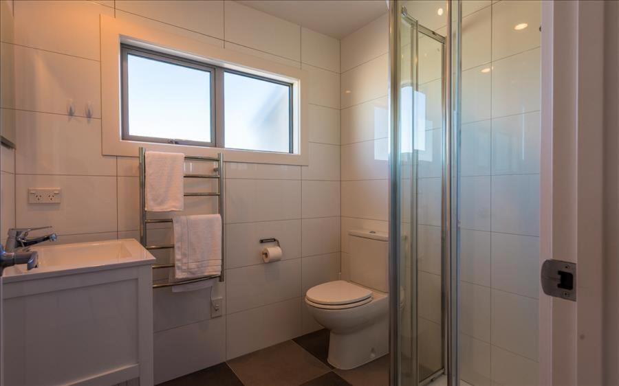 Вилла The Waiheke Pad - In The Heart Of Oneroa! Экстерьер фото